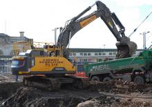 Rupsgraafmachines Volvo EC380EL