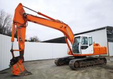 Rupsgraafmachines Halla HE 220 LC