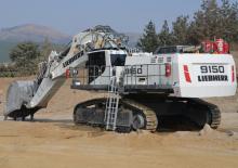 Rupsgraafmachines Liebherr R 9150