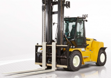 Ruwterrein-heftrucks Yale GDP230DFS