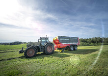 Silagewagens Pöttinger Jumbo 8400