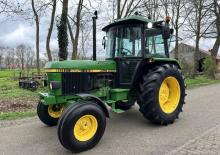 Tractoren met tweewielaandrijving John Deere 2250