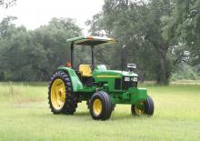 Tractoren met tweewielaandrijving John Deere 5615 F Std