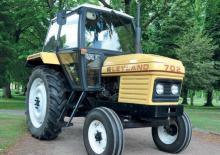 Tractoren met tweewielaandrijving Leyland 702