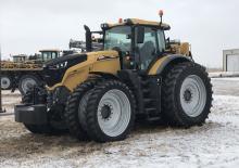 Tractoren met vierwielaandrijving Challenger 1038