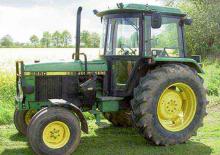 Tractoren met vierwielaandrijving John Deere 2250