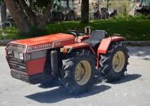 Tractoren met vierwielaandrijving Valpadana 2536 Synchro RS