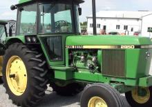 Tractoren met vierwielaandrijving John Deere 2950