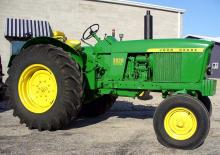 Tractoren met vierwielaandrijving John Deere 3020
