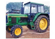 Tractoren met vierwielaandrijving John Deere 3130