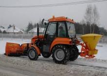 Tractoren met vierwielaandrijving Pronar 320AMK