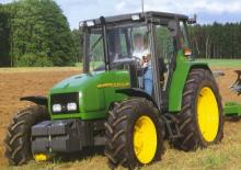 Tractoren met vierwielaandrijving John Deere 3400 Std.