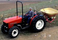Tractoren met vierwielaandrijving Valtra 3500 V