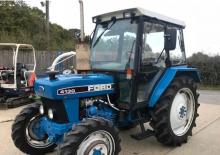 Tractoren met vierwielaandrijving Ford-NH 4130 A