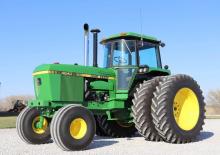Tractoren met vierwielaandrijving John Deere 4640