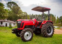 Tractoren met vierwielaandrijving Mahindra 5050