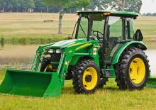 Tractoren met vierwielaandrijving John Deere 5083E