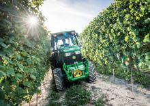 Tractoren met vierwielaandrijving John Deere 5100GL