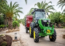 Tractoren met vierwielaandrijving John Deere 5105GF