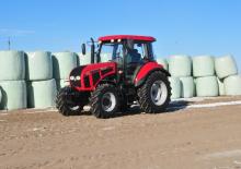 Tractoren met vierwielaandrijving Pronar 5222