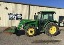 Tractoren met vierwielaandrijving John Deere 5325