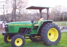 Tractoren met vierwielaandrijving John Deere 5510 Std