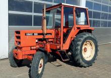 Tractoren met vierwielaandrijving Renault 551S