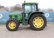 Tractoren met vierwielaandrijving John Deere 6100J