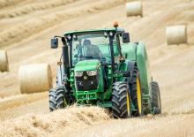 Tractoren met vierwielaandrijving John Deere 6105MC