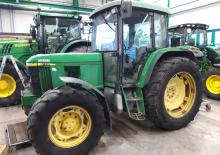 Tractoren met vierwielaandrijving John Deere 6110
