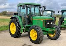 Tractoren met vierwielaandrijving John Deere 6200
