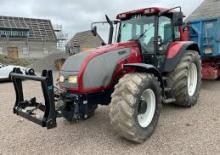 Tractoren met vierwielaandrijving Valtra 6200