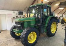 Tractoren met vierwielaandrijving John Deere 6300