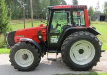 Tractoren met vierwielaandrijving Valtra 6300