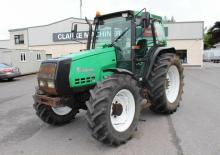 Tractoren met vierwielaandrijving Valtra 6400