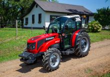 Tractoren met vierwielaandrijving Mahindra 6675F