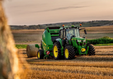 Tractoren met vierwielaandrijving John Deere 6M 140