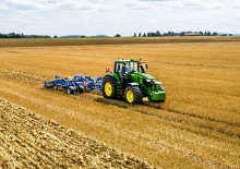 Tractoren met vierwielaandrijving John Deere 6M 250  