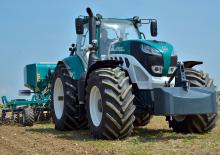 Tractoren met vierwielaandrijving Arbos 7260