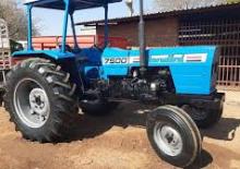 Tractoren met vierwielaandrijving Landini 7500