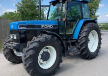 Tractoren met vierwielaandrijving Ford-NH 7840 SL A Dual
