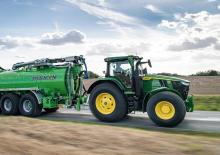 Tractoren met vierwielaandrijving John Deere 7R 330