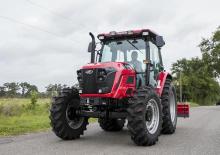 Tractoren met vierwielaandrijving Mahindra 8100