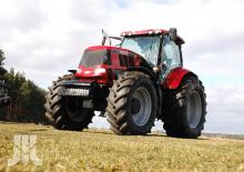 Tractoren met vierwielaandrijving Pronar 8140