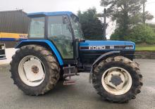 Tractoren met vierwielaandrijving Ford-NH 8240 SLE A (Powerstar)