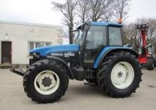 Tractoren met vierwielaandrijving Ford-NH 8260 A Dual