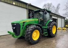 Tractoren met vierwielaandrijving John Deere 8320