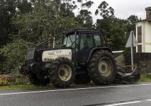 Tractoren met vierwielaandrijving Valtra 8400