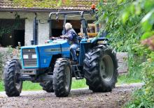 Tractoren met vierwielaandrijving Landini 8860