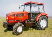 Tractoren met vierwielaandrijving Belarus 921.3